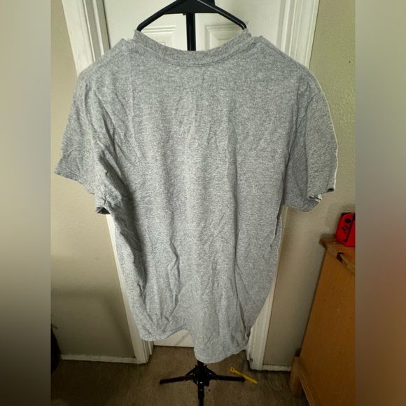 Basic men’s tshirt never worn - Picture 2 of 2